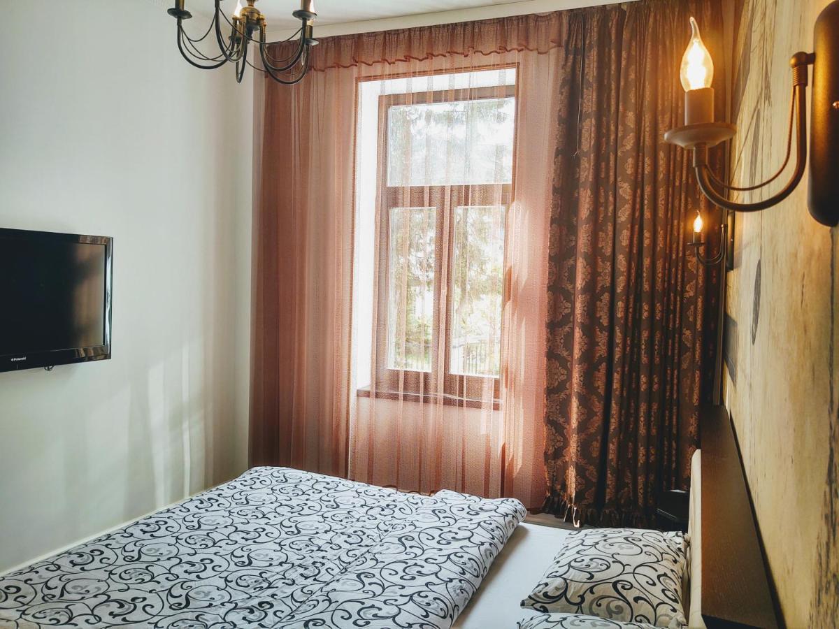 Cezari Aparthotel Braşov Extérieur photo