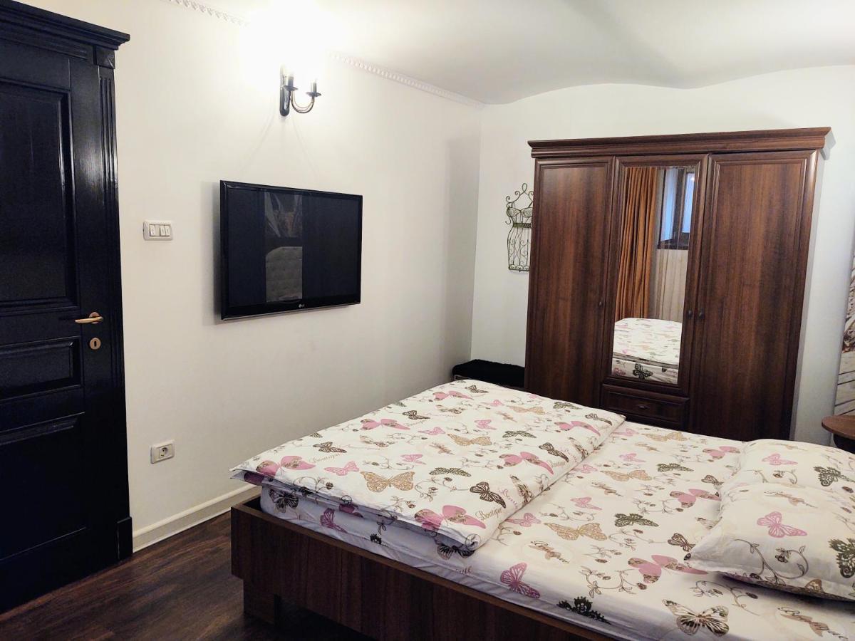 Cezari Aparthotel Braşov Extérieur photo
