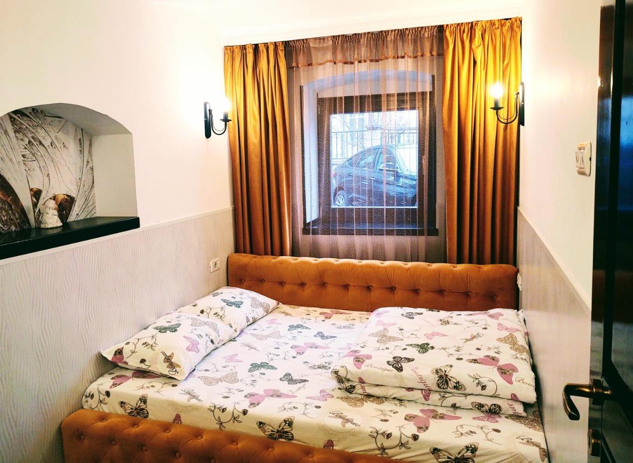 Cezari Aparthotel Braşov Extérieur photo