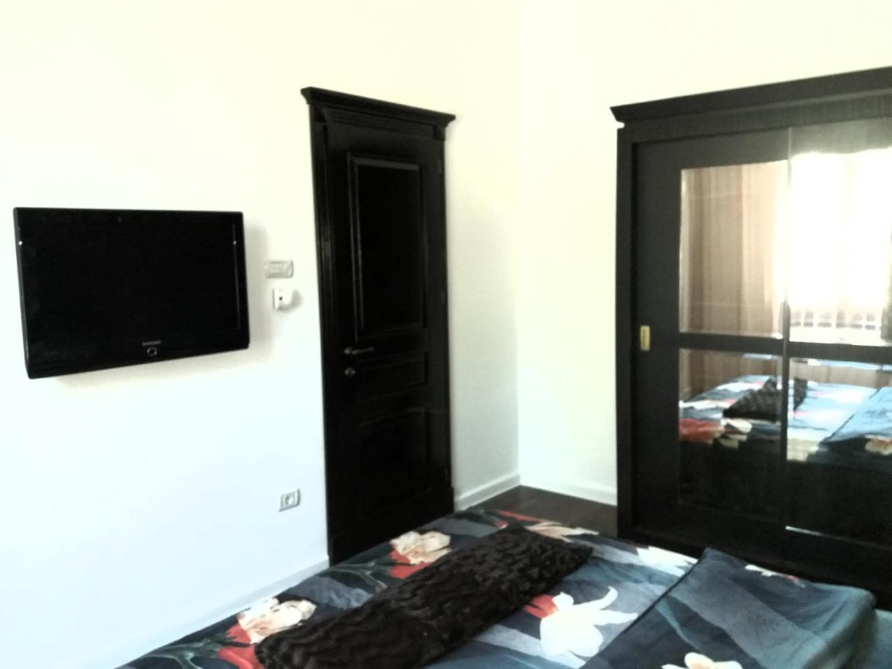 Cezari Aparthotel Braşov Extérieur photo